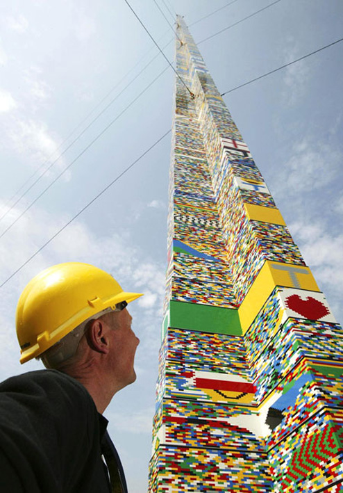 100-foot-lego-tower
